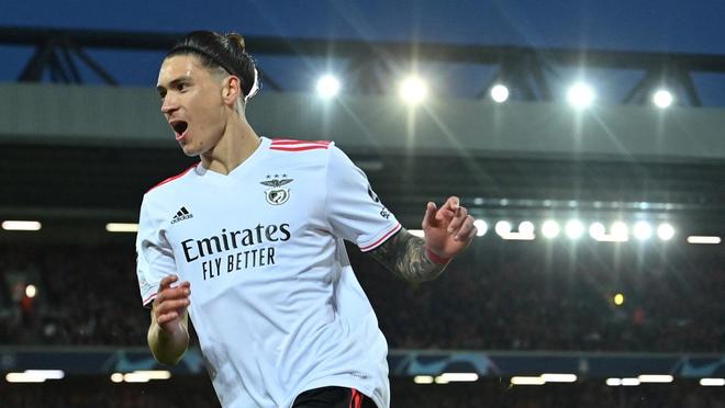 南宫体育英超赛程吃紧，本菲卡今夜官宣签约，值得警惕，训练强度显著提升的简单介绍